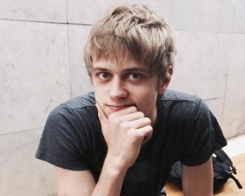 Ваня Усович привозит в Камышин свой «Последний концерт»: искромётный юмор для взрослой аудитории.