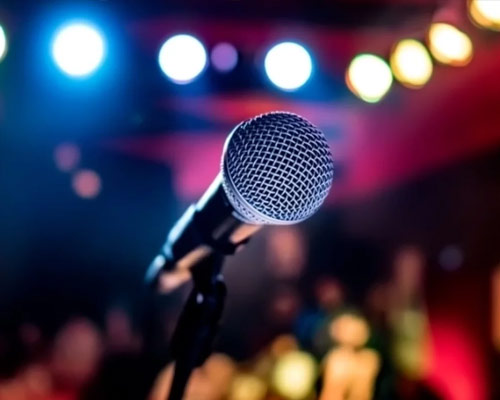 Смех во благо: звёзды стендапа соберут средства для лечения детей на благотворительном вечере.